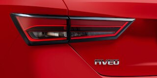 Luces traseras de tu Chevrolet Aveo HB 2025, compacto con faros LED con direccional integrada
